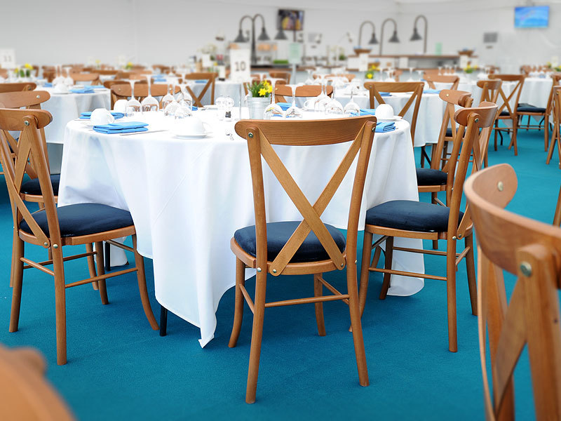 hire tables and chairs